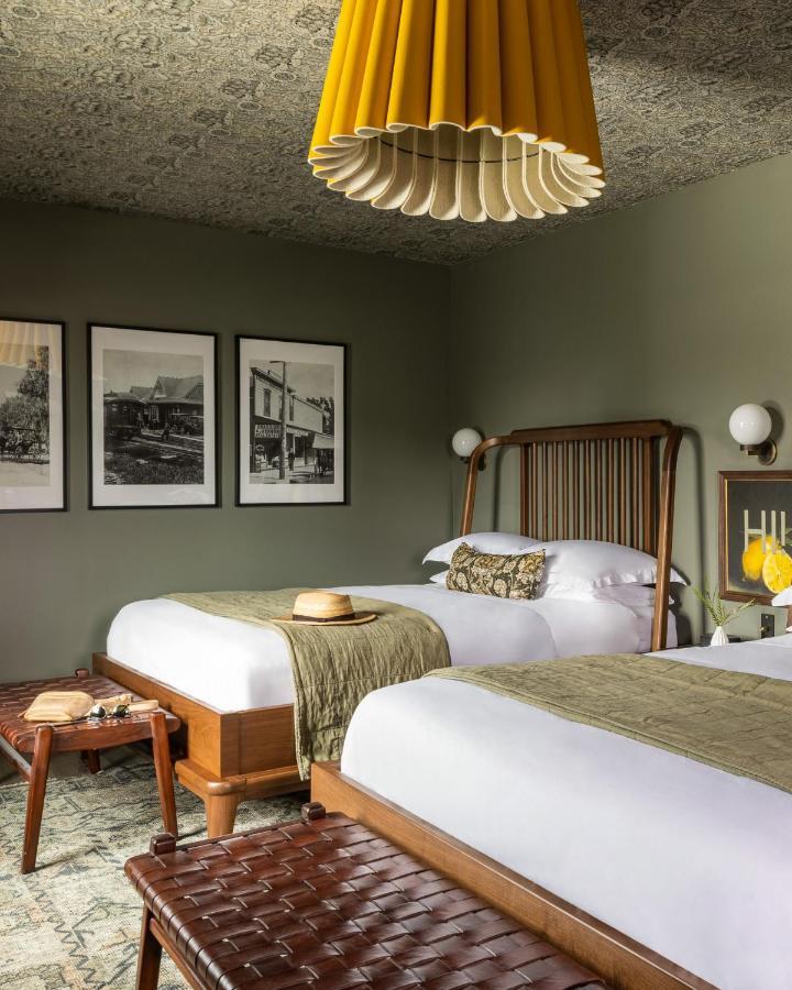 The Richland Hotel Orange Bagian luar foto